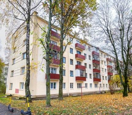 Продается доля 858/1000 в 2-комнатной квартире.