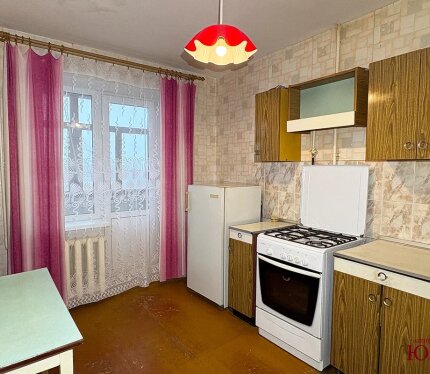 Продаётся однокомнатная квартира новой планировки в жилом состоянии!