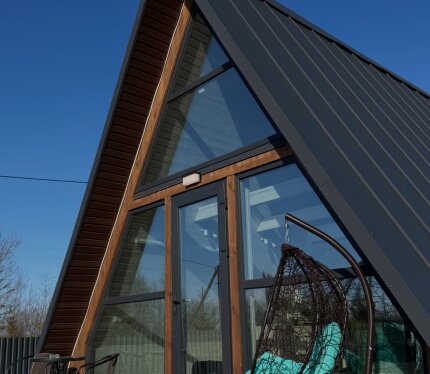Уютный A-frame рядом с лесом, с баней и горячей купелью💫
