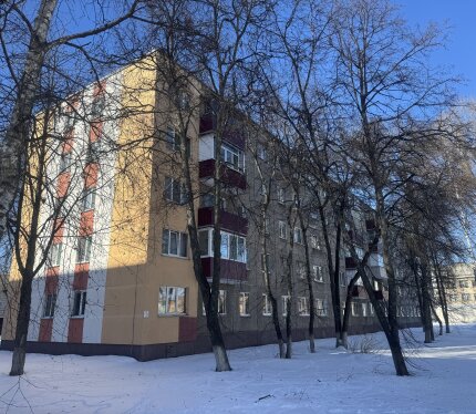 Продаётся 3-х комнатная квартира пр-кт Октября 31