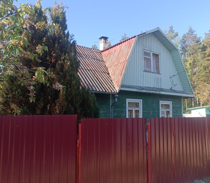 Дом со всеми удобствами, теплый, уютный в красивом поселке рядом с озером.