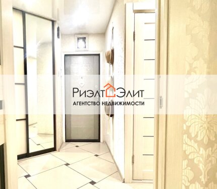 В продаже двухкомнатная квартира полностью готова к комфортному проживанию.