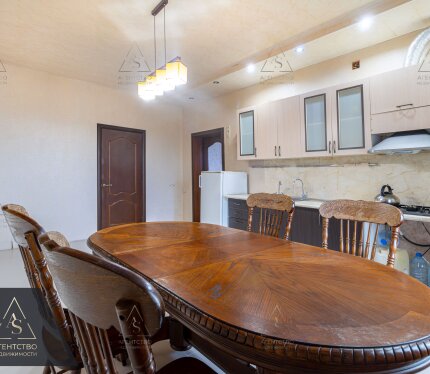 Просторный дом с гаражом и сауной!