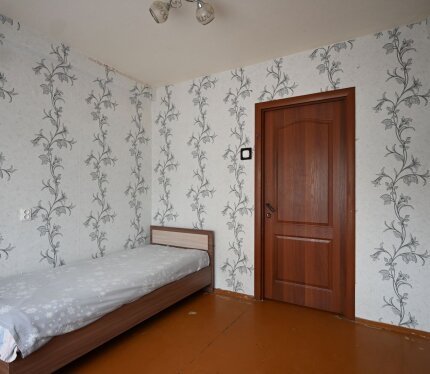 Комната в трехкомнатной квартире