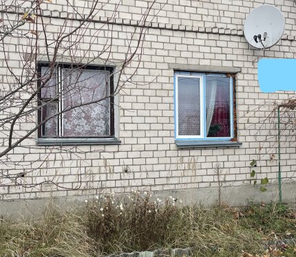 Продается 2х этажный ,кирпичный дом .В непосредственной близости от г.Борисов (Печи) 5 км в д.Струпень.