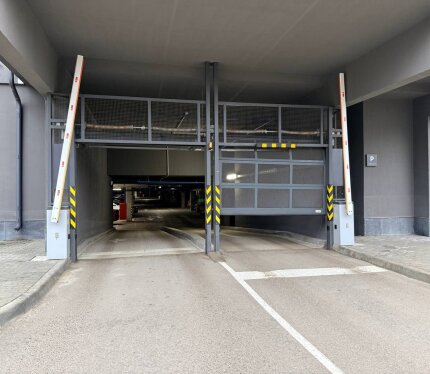 Сдам машиноместа в подземном паркинге Б "ЖК Матвеевский" по адресу ул.Розы Люксембург 151, 10 минут до метро Грушевка. Круглосуточный доступ по номеру телефона или ключу