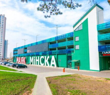 Сдается машиноместо по адресу ул. Скорины 9. На 1 этаже , рядом с выходом.