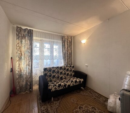 Продается 1\2 доля в 2-х комнатной квартира в центре города