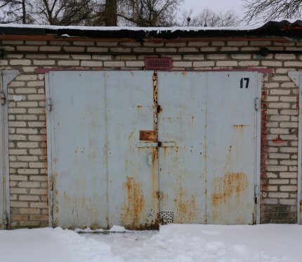 Гараж с подвалом (смотровая яма). Электричество подведено. Охрана.