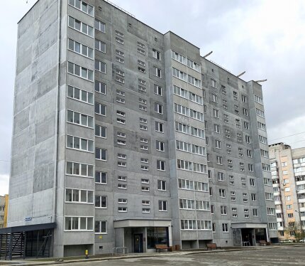 Продажа 2-х комнатной квартиры в самом престижном районе Гомеля! Квартира с улучшенной планировкой. Комнаты на разные стороны, большая кухня с балконом.