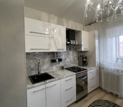 Большая 2-комнатная квартира в 16 мкр.