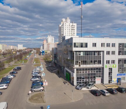 Продается помещение с отдельным входом в бизнес - центре