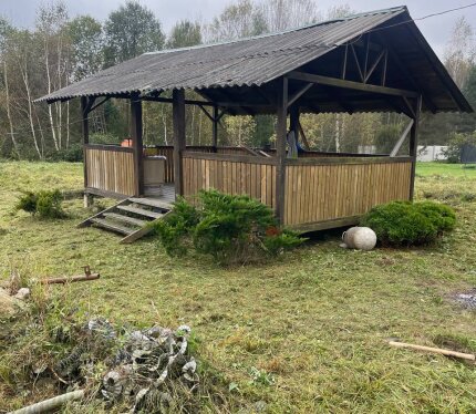 Продаётся участок площадью 18 соток в живописной деревне Крапивники (Воложинский район).