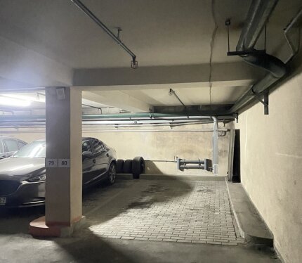 Сдается машиноместо отапливаемое в дроздах. Видеонаблюдение. Охрана есть 