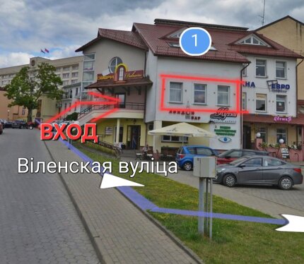 В самом центре города. Рядом площадь Ленина, улица Советская и Ожешко с большим пешеходным трафика. Также оживлений автомобильный трафик. Просторные, светлое помещение. Цена договорная.