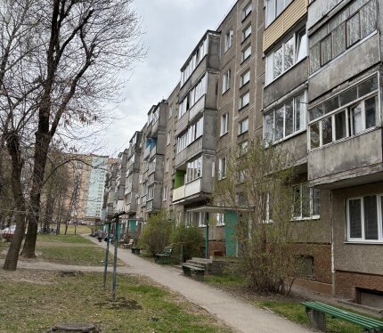 Продается 2-х комнатная квартира по ул. Врублевского, д. 72. Квартира расположена на 1 этаже пятиэтажного многоквартирного дома.