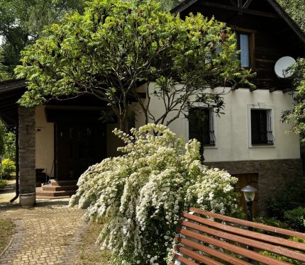 Продается коттедж в живописном месте возле озера