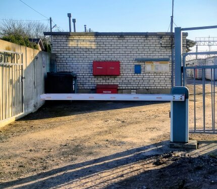 Хорошее расположение, отличное транспортное сообщение.