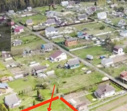 Продам участок.Московское направление 38 км от Минска,6км от города-спутника Смолевичи. Закрытая территория с видеонаблюдением, единственное с/т в округе, со всех сторон лес,который относится к Пекалинскому заповеднику.Размещена Вышка мобильного оператора.Участок ровный, солнечный,в центре С/т, размером 25*40, 10 соток, где на одной половине растут невысокие плодовые деревья.Участок огорожен,вода на участке сезонная, электричество.В С/т есть водокачка, с возможностью снабжения круглый год