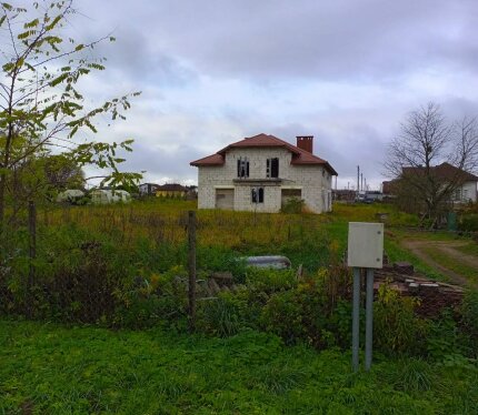 Мечта каждого мужчины - свой ДОМ, простор, асфальт до ворот.