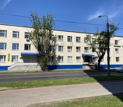 В продаже 3 этаж. Все помещения с арендаторами. Возможен выкуп действующей компании. По всем вопросам звоните +375445875814 Наталья.