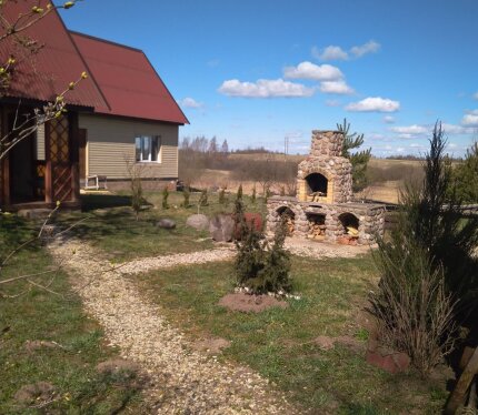 В живописном месте, вблизи озера Нарушевское продается дом.